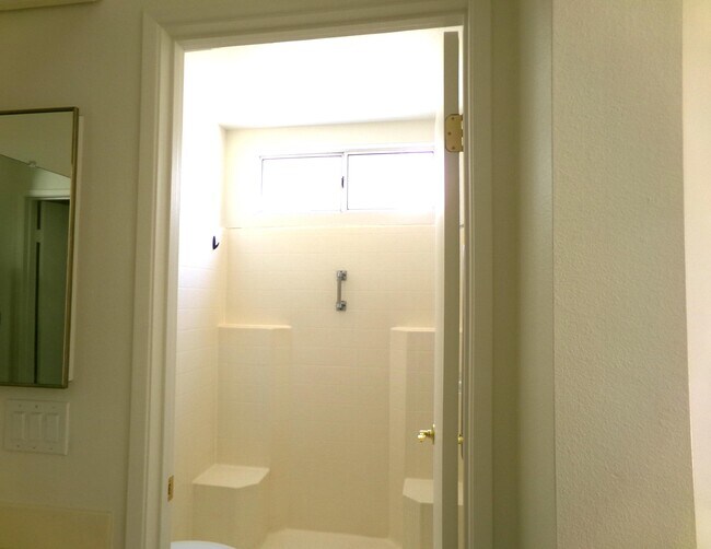 Building Photo - 4829 W Forest Oaks Ave