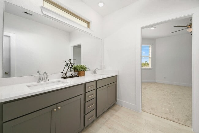 Building Photo - 18823 River Overlook Ct