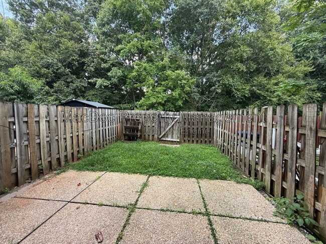 Building Photo - 14611 Earlham Ct