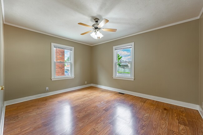 Building Photo - 2315 Auburn St