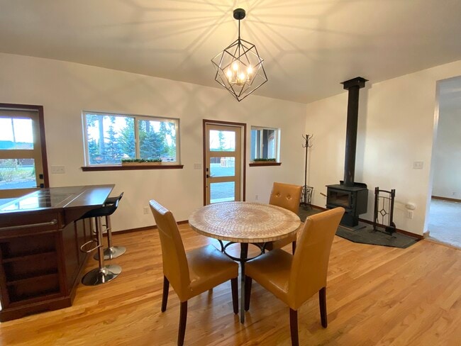 Building Photo - 17060 WA-106