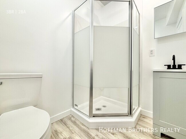 Building Photo - 1518 11th Pl