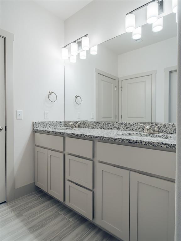 Building Photo - 657 Sun Meadow Dr