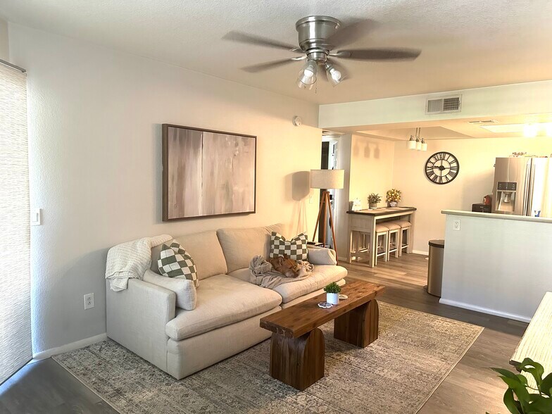 Primary Photo - 1720 E Thunderbird Rd