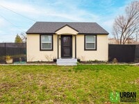 Building Photo - Hard-to-Find 2 Bed Home with HUGE Fenced Yard