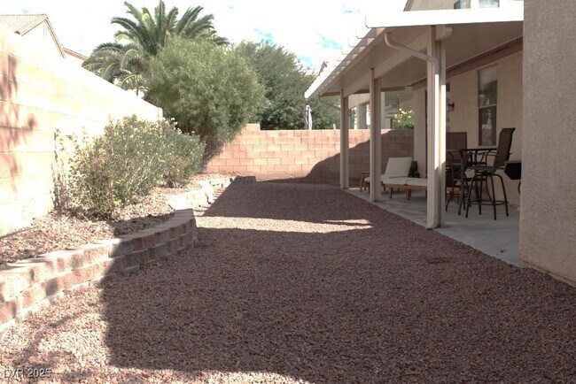 Building Photo - 7515 Splashing Rock Dr