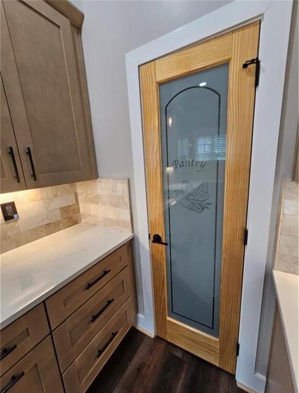 Building Photo - 198 Wellington St SW