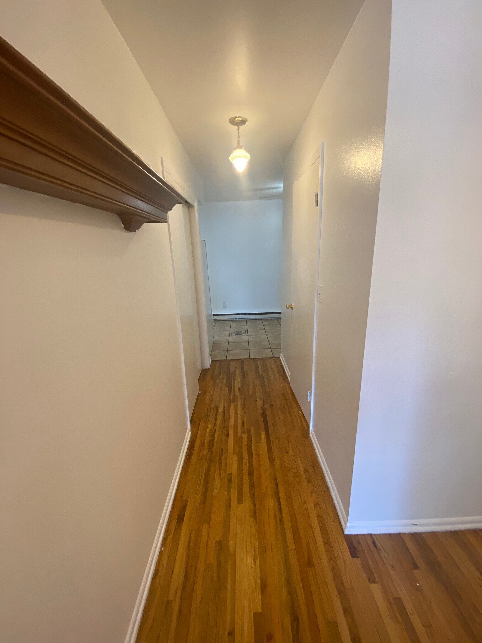 Building Photo - 118 Main St