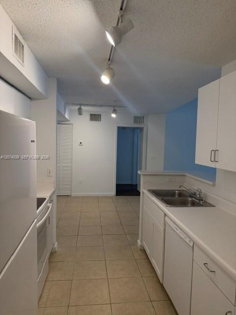Building Photo - 4808 N State Rd 7