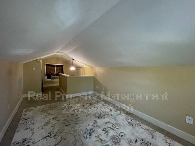 Building Photo - 755 Arlington Ave
