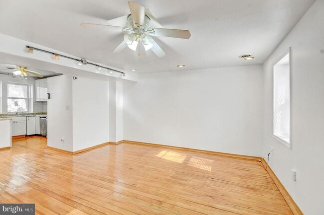 Building Photo - 470 Ridge St NW