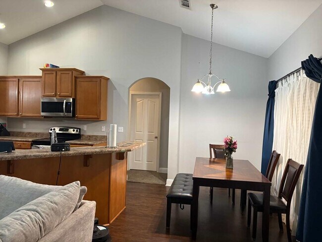 Building Photo - 148 Crab Apple Ave