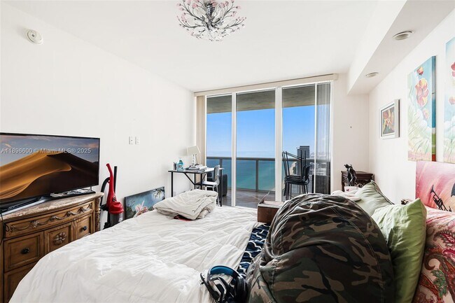 Building Photo - 1830 S Ocean Dr