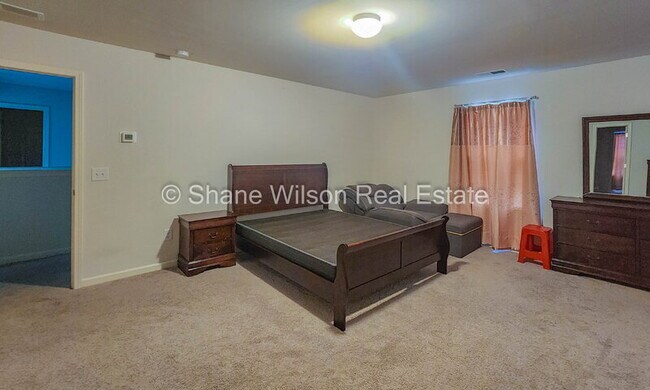 Building Photo - 247 Middleton Ct
