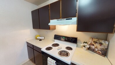 Deer Park Apartments - Kitchen - Deer Park