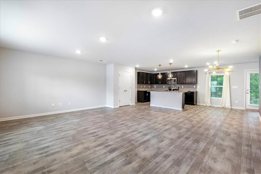 Building Photo - 6426 Beaver Creek Trl