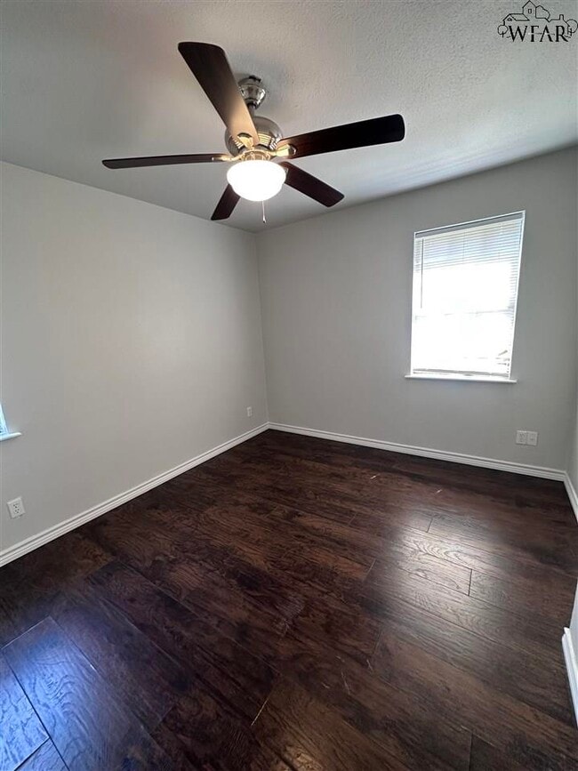 Building Photo - 4638 Cascades Dr