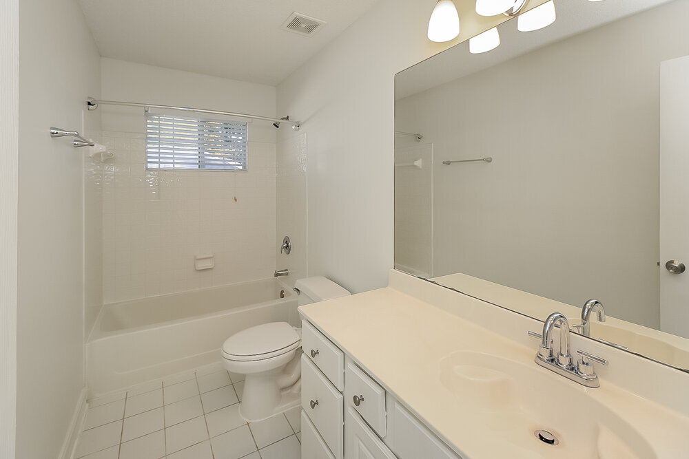 Building Photo - 93 Gleneagles Way