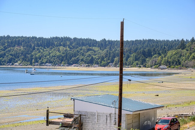 Building Photo - 24103 Vashon Hwy SW