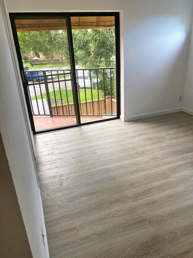 Building Photo - 8219 Thames Blvd