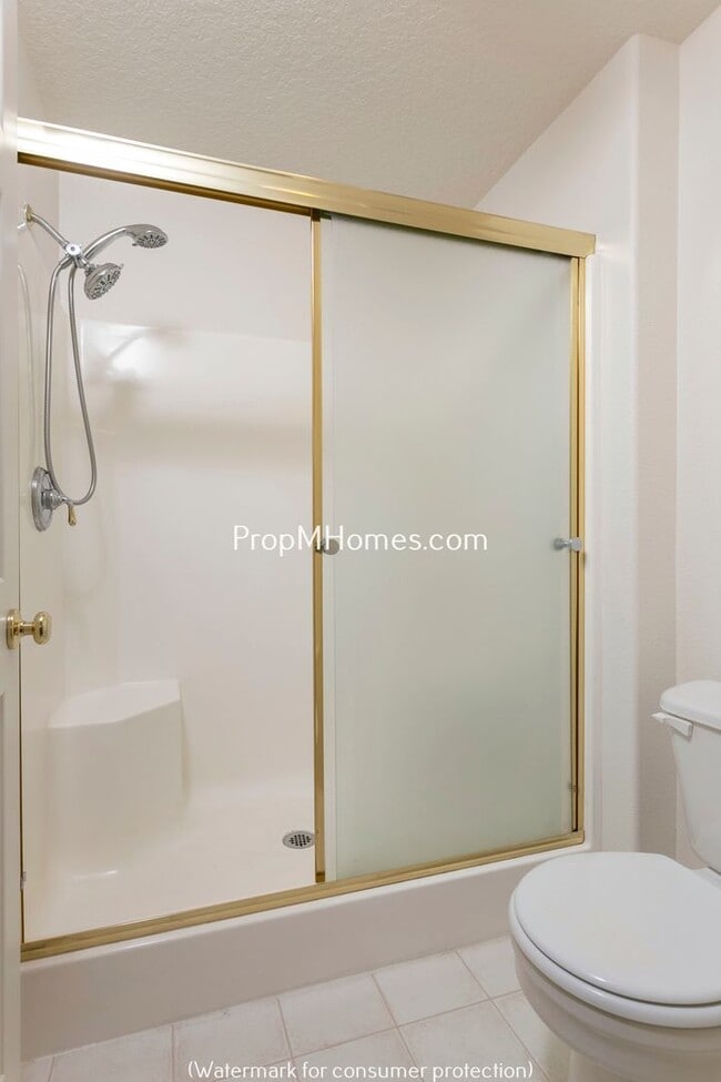 Building Photo - Wonderful Three Bedroom Plus Office In Bea...