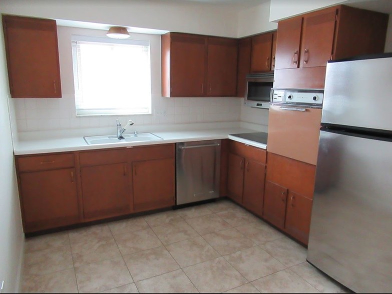 Kitchen cont. - 5400 Eichelberger St