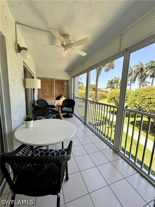 Building Photo - 555 Park Shore Dr
