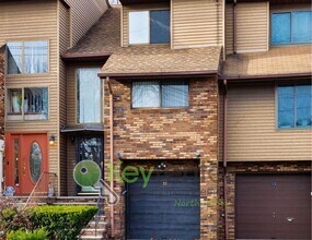 Building Photo - Modern 3-Level Townhome with River Views in Wallington