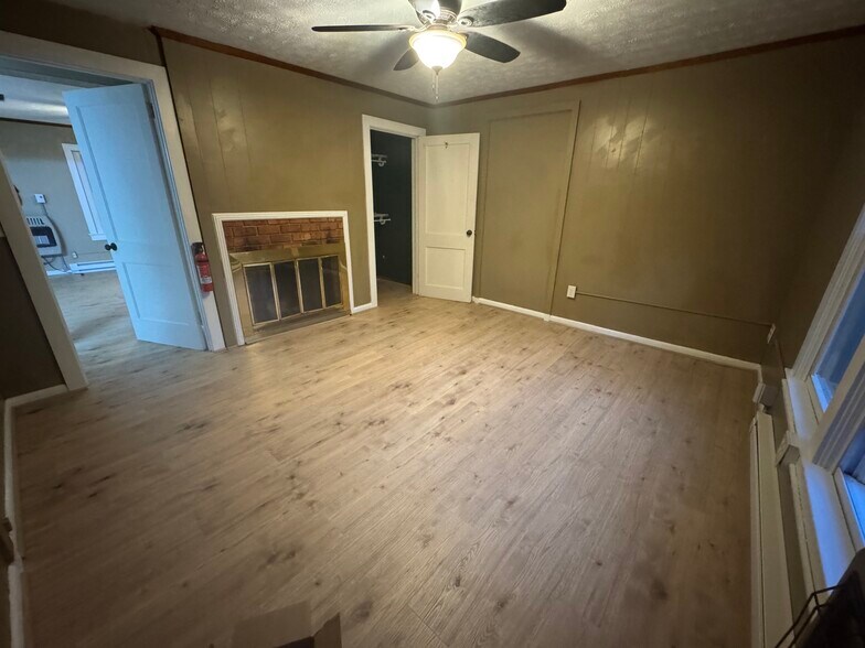 Building Photo - 1119 Brownwood Rd