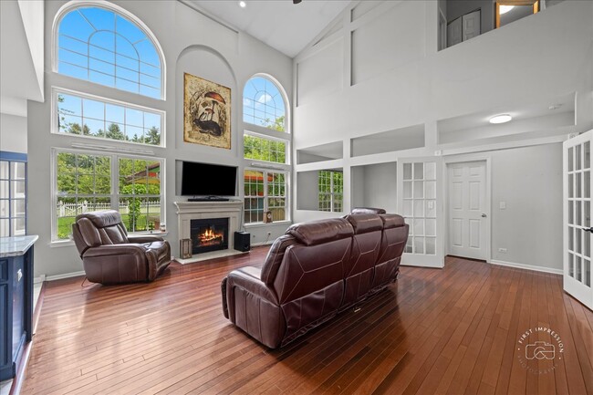 Building Photo - 343 Diane Ct