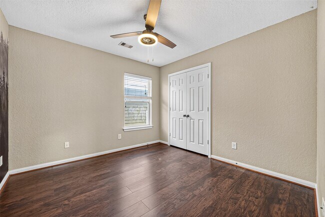 Building Photo - 26738 Henson Falls Dr