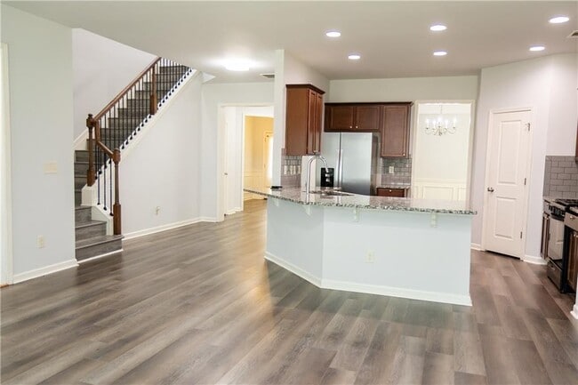 Building Photo - 4960 Ducote Trail