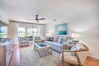 Building Photo - 215 Bobolink Way