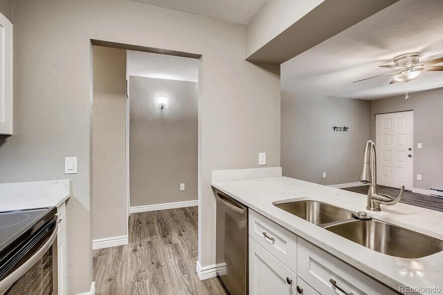 Kitchen - 5873 S Prince St