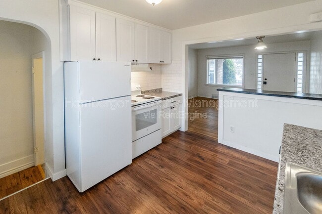 Building Photo - 11 E Rich Ave