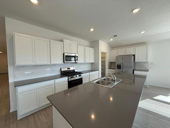 Building Photo - 263 Magalia Ln