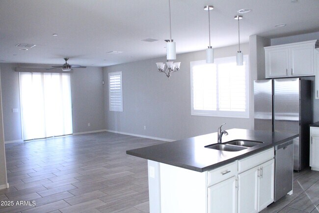 Building Photo - 11554 W Lone Tree Trail