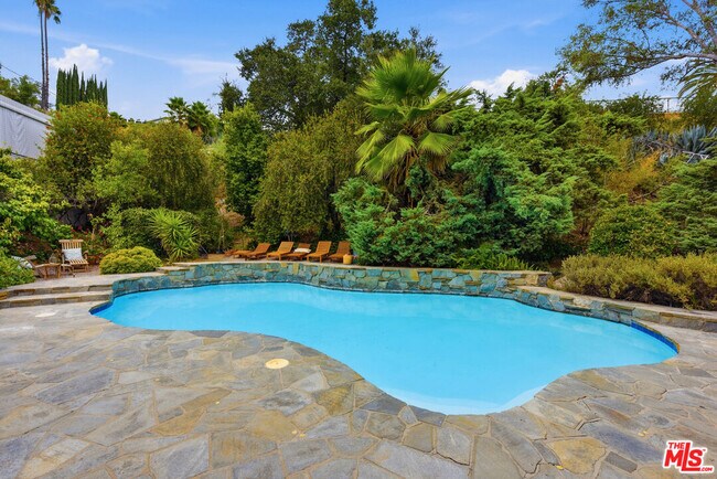 Building Photo - 4401 Nogales Dr