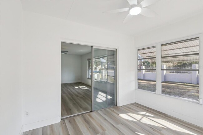 Building Photo - 11147 Acme Dr