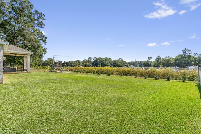 Building Photo - Home in Lake Arthur Estates!