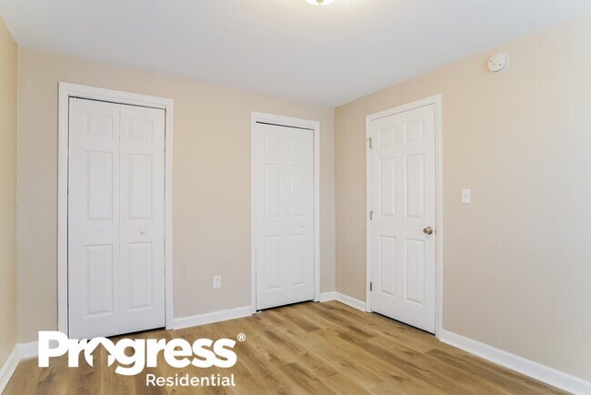 Building Photo - 3220 Mango Dr