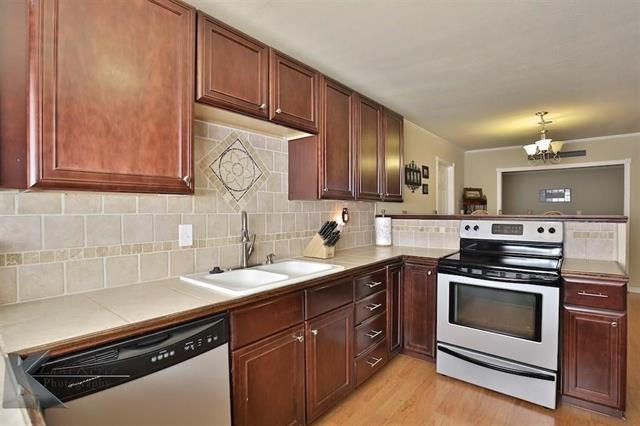 Building Photo - 2518 Bennett Dr