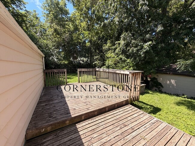 Building Photo - Spacious 2+ bedroom Ranch $850