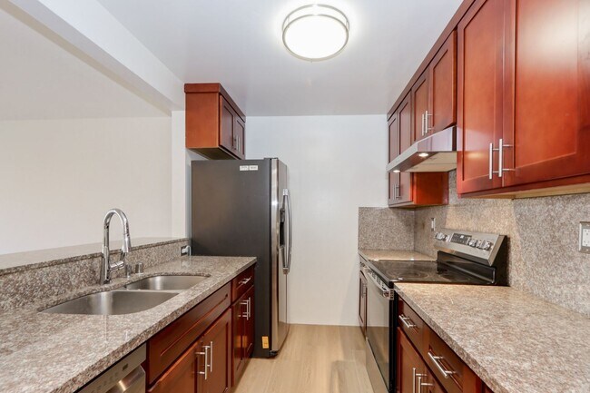Building Photo - 2BR/2BA Pet-Friendly Condo with Pool, 2 Parking Spaces & Walk-In Closet | Millbrae | YouTube Tour