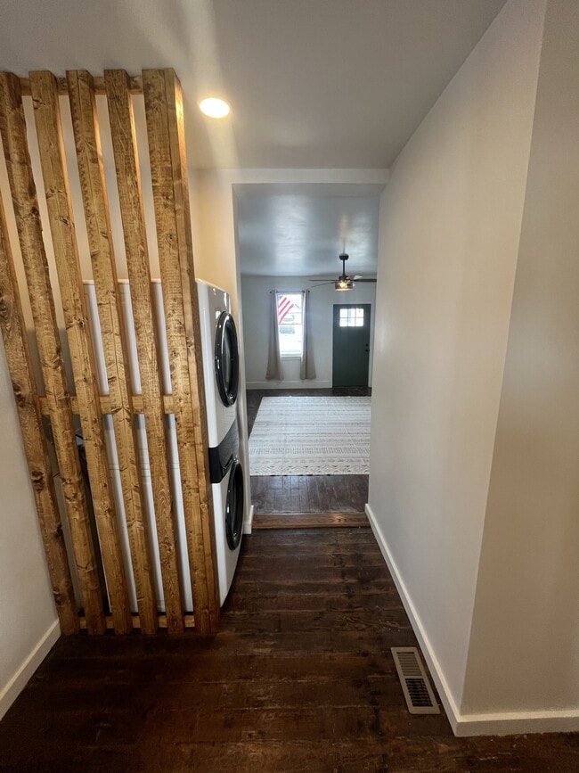 Building Photo - 303 W Main St