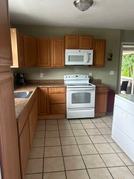 Building Photo - 7 Cristy St