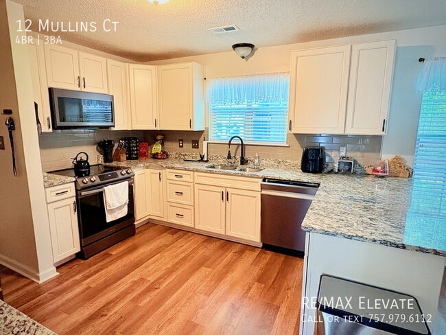 Building Photo - 12 Mullins Ct