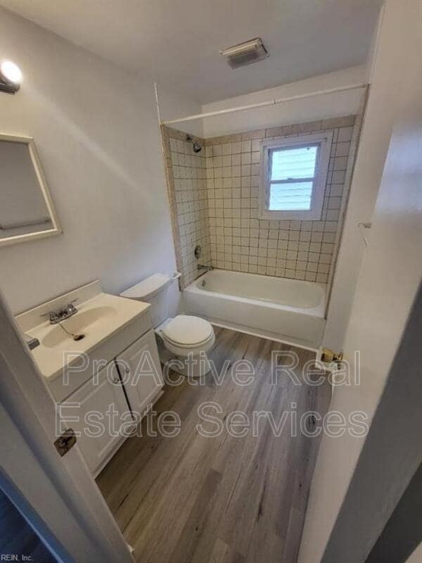 Building Photo - 3625 S Warwick Cir