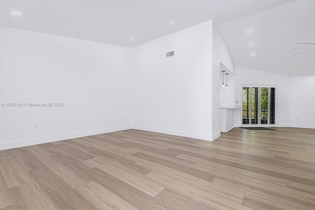 Building Photo - 15510 Gauntlet Hall Manor