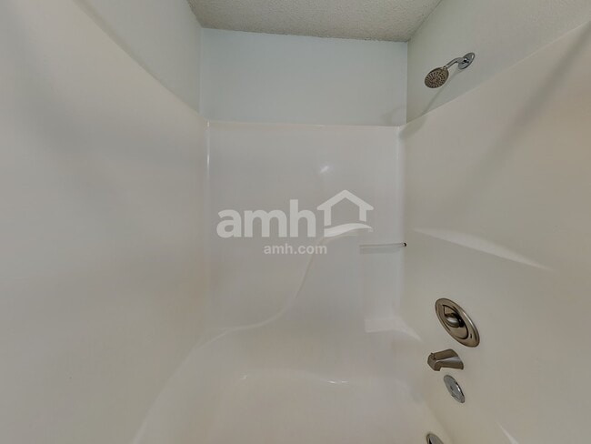 Building Photo - 1676 Sweetwater Ln